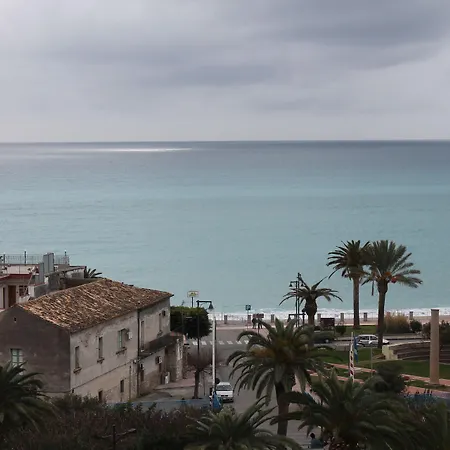 Hotell Mediterraneo