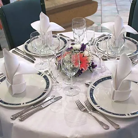 Mediterraneo מלון