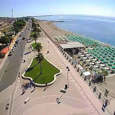 מלון Mediterraneo 4*
