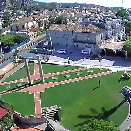 מלון Mediterraneo 4*